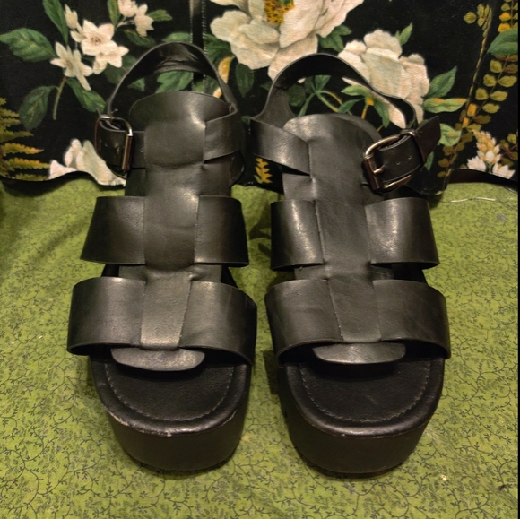 cathy jean platform sandals